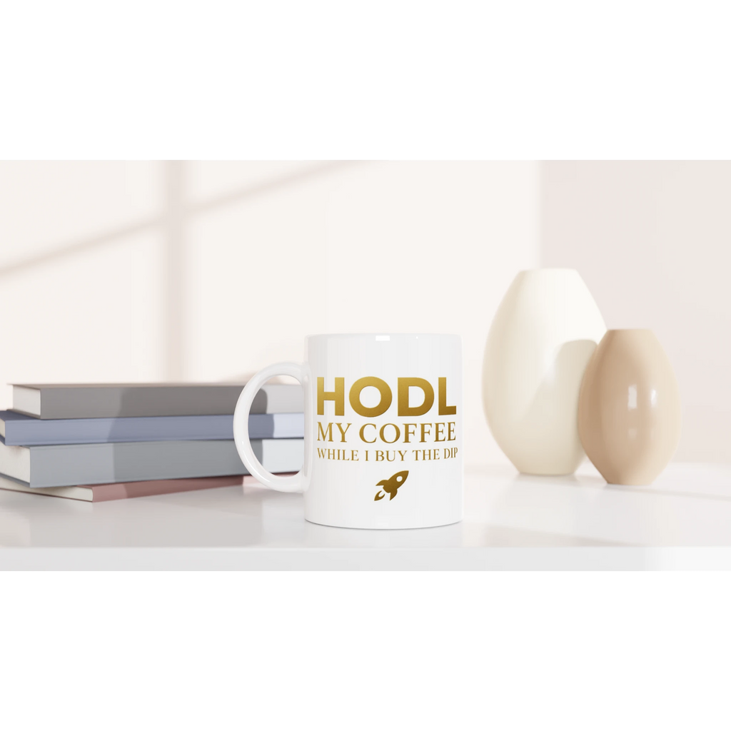 $Krypto HODL MY COFFEE WHILE I BUY THE DIP – produktbild 3 | Stock Merch